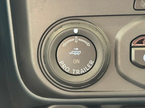 Used 2025 Ford Maverick Lobo AWD/4WD image 48