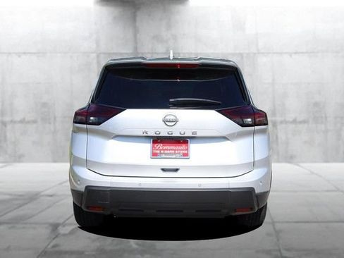Certified 2025 Nissan Rogue SV FWD image 6