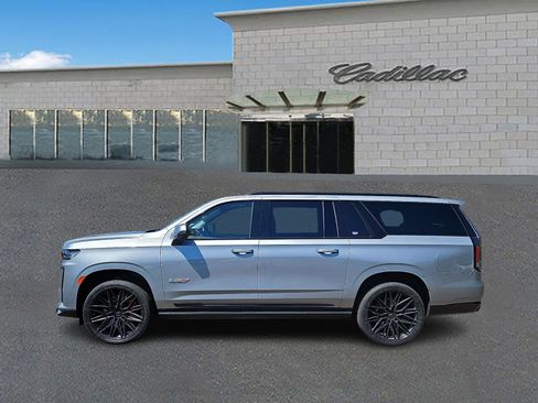 Used 2024 Cadillac Escalade ESV V w/ LPO, Floor Liner Package AWD/4WD image 7