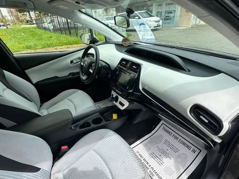 Used 2016 Toyota Prius Two FWD image 30