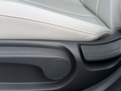 Used 2025 Hyundai Sonata SE FWD image 17