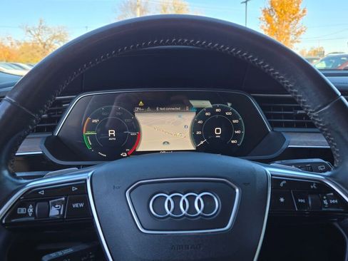 Used 2019 Audi e-tron Premium Plus image 36
