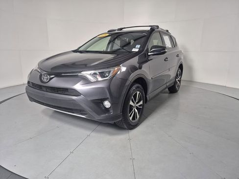 Used 2018 Toyota RAV4 XLE image 1