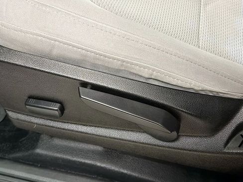 Used 2016 Chevrolet Colorado W/T image 17