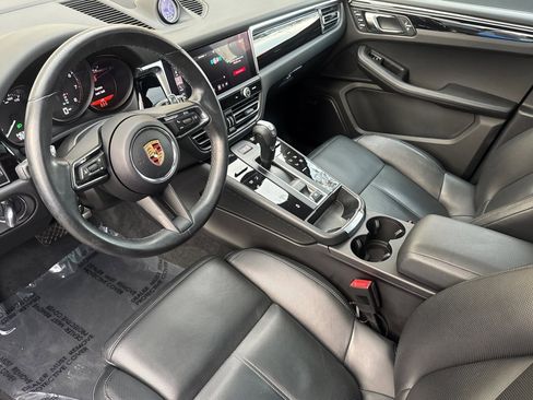 Used 2024 Porsche Macan image 10