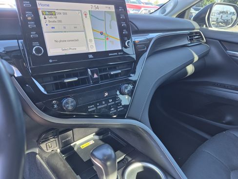Used 2023 Toyota Camry XLE w/ Navigation Package FWD image 11