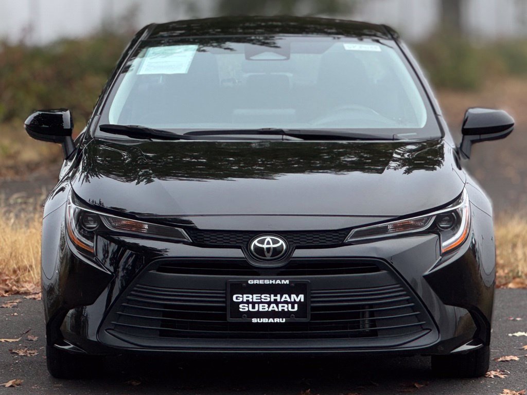 Used 2025 Toyota Corolla LE FWD image 2
