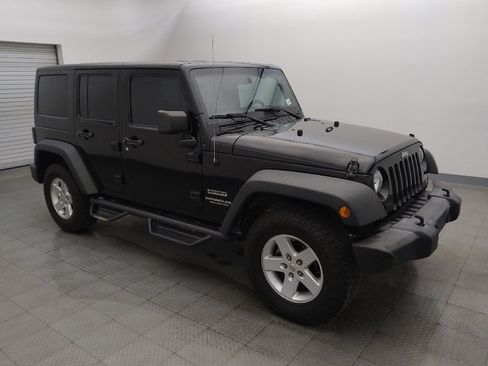Used 2017 Jeep Wrangler Unlimited Sport w/ Max Tow Package AWD/4WD image 11
