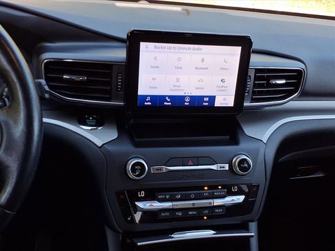 Used 2020 Ford Explorer XLT w/ Equipment Group 202A image 16