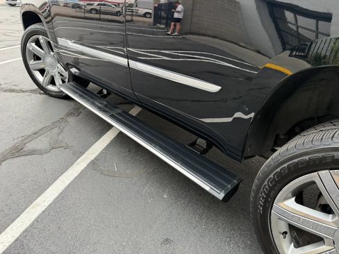 Used 2019 Cadillac Escalade Premium Luxury AWD/4WD image 31