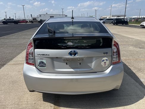 Used 2015 Toyota Prius Three w/ Solar Roof Package FWD image 4