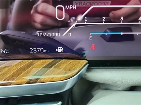 Used 2025 Cadillac Escalade ESV Premium Luxury Platinum image 42