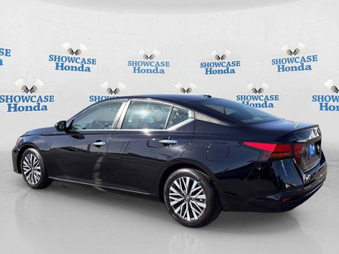 Used 2024 Nissan Altima 2.5 SV FWD image 5