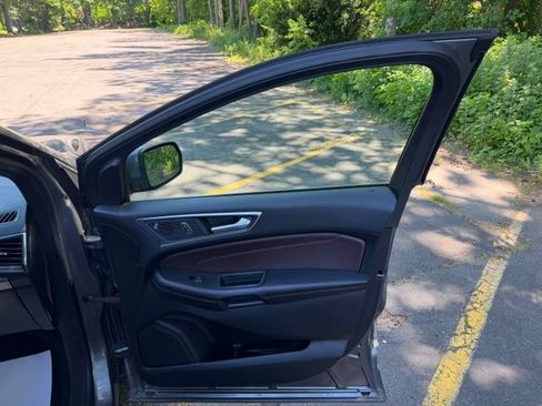 Used 2022 Ford Edge Titanium w/ Equipment Group 301A AWD/4WD image 11
