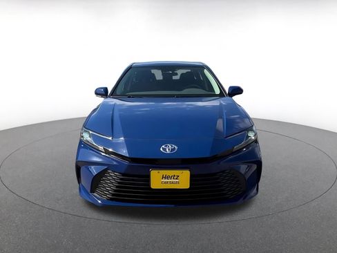 Used 2025 Toyota Camry LE FWD image 4