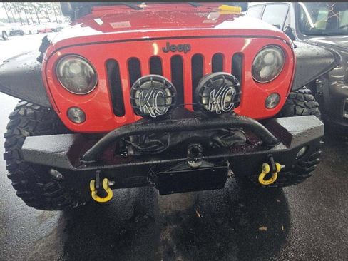 Used 2016 Jeep Wrangler Unlimited Rubicon w/ Connectivity Group image 4