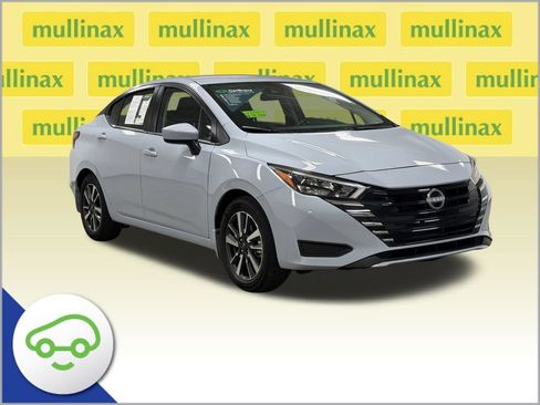 Used 2025 Nissan Versa SV w/ Trunk Package FWD image 1