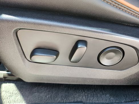 Used 2023 GMC Canyon AT4 w/ AT4 Premium Package image 12