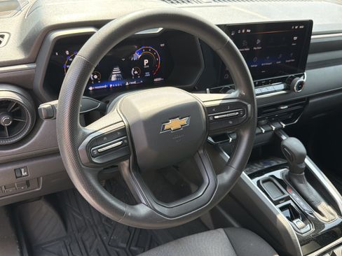 Used 2024 Chevrolet Colorado W/T w/ WT Convenience Package II RWD image 17