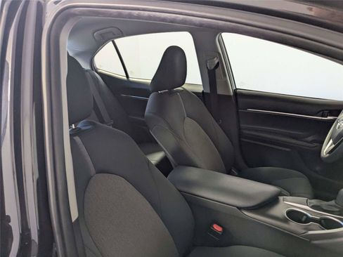 Certified 2021 Toyota Camry LE FWD image 32