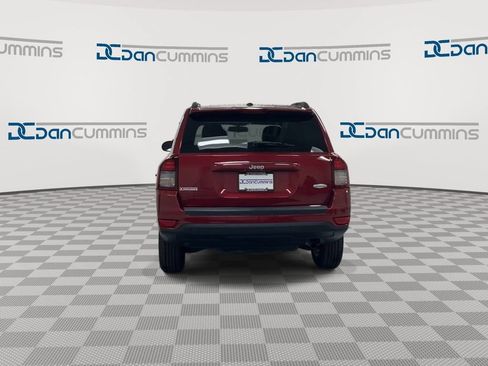 Used 2017 Jeep Compass Latitude FWD image 7