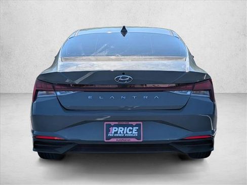Used 2021 Hyundai Elantra SEL w/ Convenience + Premium Package FWD image 7