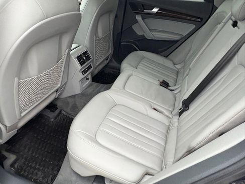 Used 2019 Audi Q5 2.0T Premium Plus w/ Premium Plus Package image 31