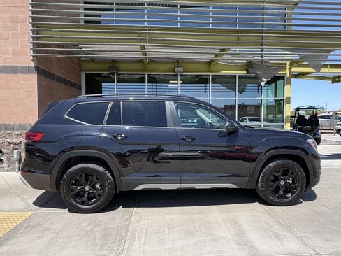 Used 2024 Volkswagen Atlas Peak Edition SEL AWD/4WD image 9