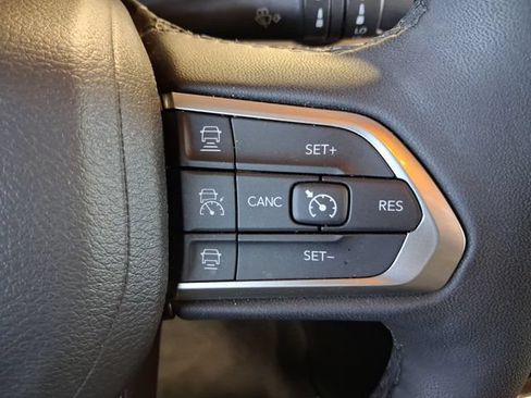 Used 2025 Jeep Compass Limited AWD/4WD image 7
