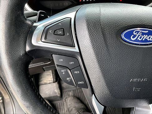 Used 2019 Ford Edge SEL w/ Cold Weather Package image 10