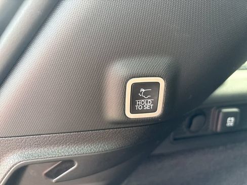 Used 2023 Jeep Grand Cherokee Overland w/ Luxury Tech Group IV AWD/4WD image 24