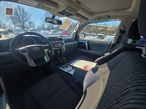 Used 2011 Toyota 4Runner image 4