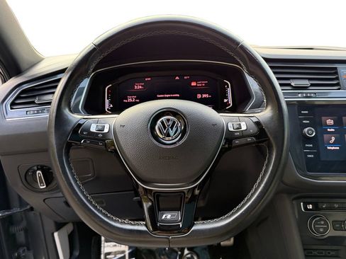 Used 2019 Volkswagen Tiguan SEL Premium R-Line w/ 3rd Row Seat Package AWD/4WD image 19