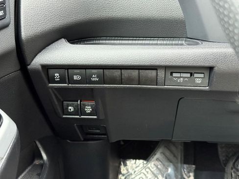 Used 2025 Toyota Sienna XSE w/ XSE Premium Package image 31