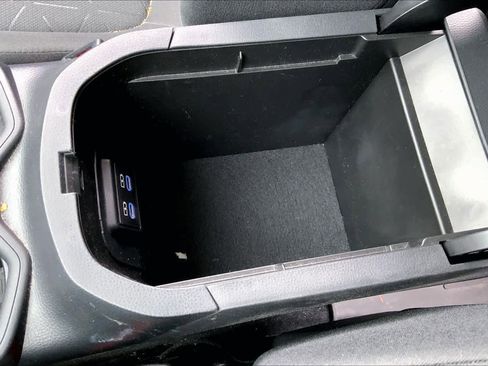 Used 2022 Toyota RAV4 XLE image 36