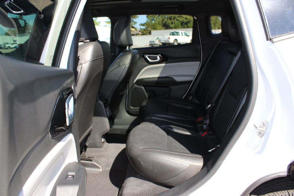 Used 2025 Jeep Compass Limited w/ Elite Group AWD/4WD image 14