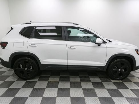 New 2025 Volkswagen Taos SEL image 7