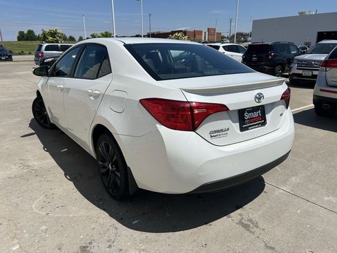 Used 2017 Toyota Corolla SE FWD image 4