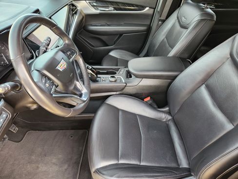 Used 2020 Cadillac XT6 Premium Luxury image 12