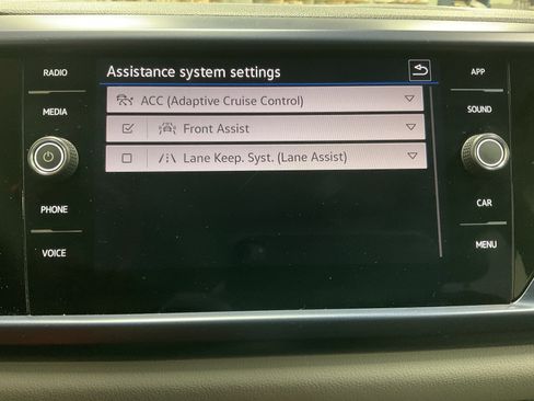 Certified 2023 Volkswagen Taos SE w/ Panoramic Sunroof Package image 6