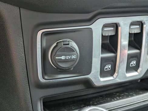 Used 2025 Jeep Wrangler Sport AWD/4WD image 25