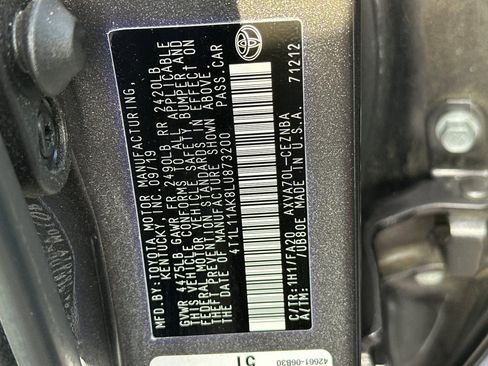 Certified 2020 Toyota Camry LE image 31