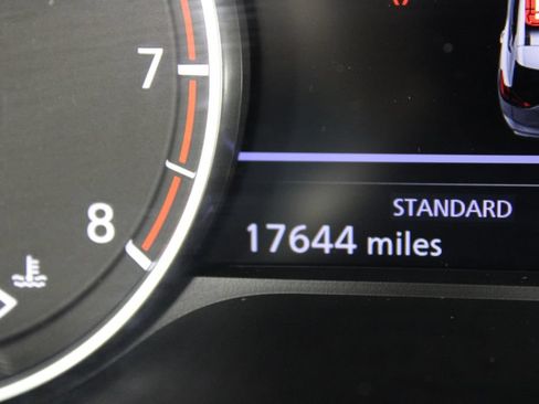 Certified 2025 Nissan Rogue SV FWD image 27