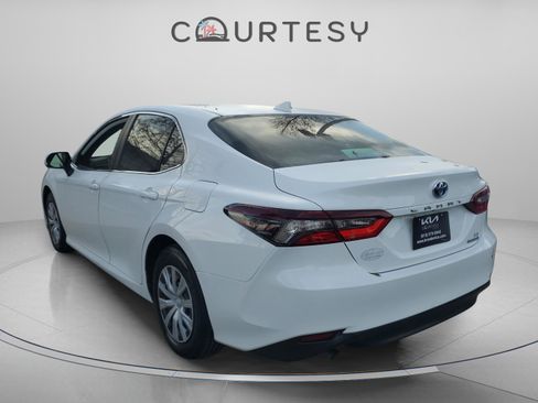 Used 2023 Toyota Camry LE image 3