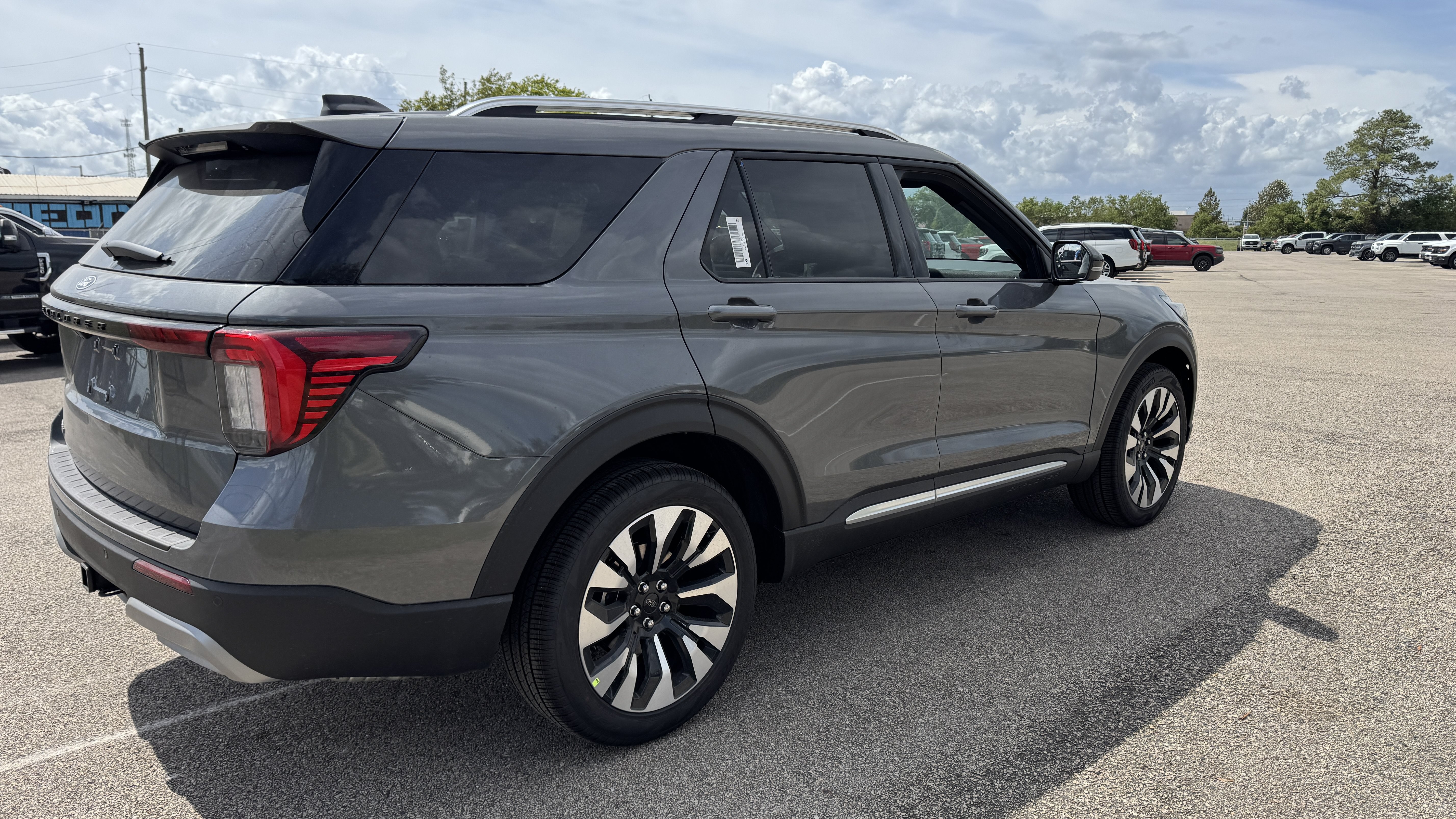 New 2027 Ford Explorer Platinum w/ LUX Leather Package AWD/4WD image 2
