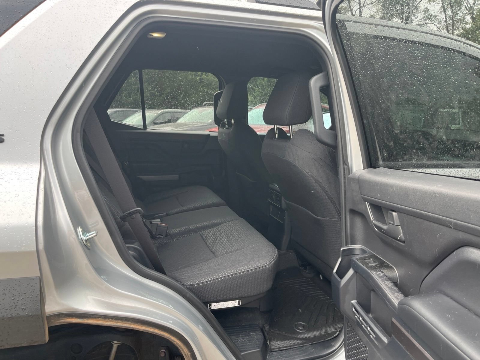 Used 2025 Toyota 4Runner SR5 AWD/4WD image 28