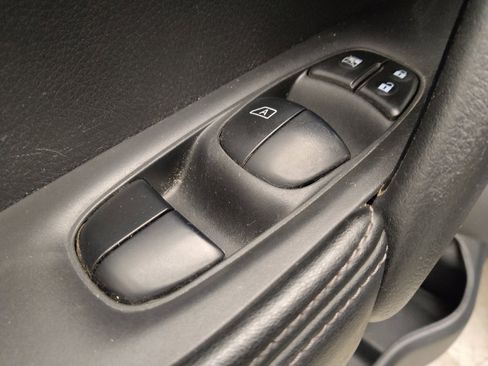 Used 2019 Nissan Rogue SV w/ Premium Package image 27