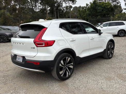 Used 2023 Volvo XC40 B5 Ultimate w/ Protection Package Premier AWD/4WD image 2