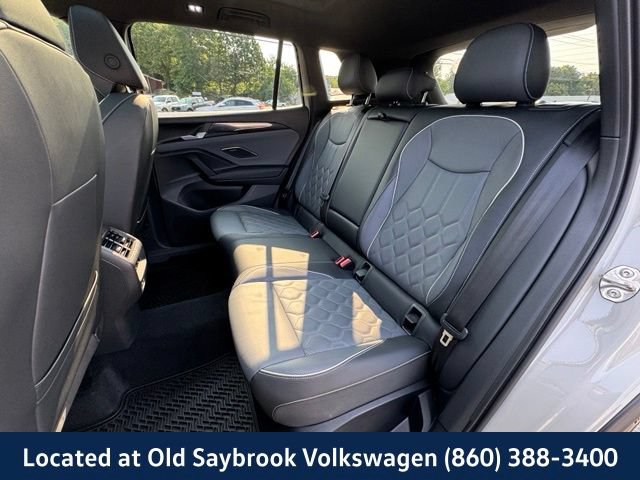 Certified 2025 Volkswagen Tiguan SEL R-Line AWD/4WD image 11