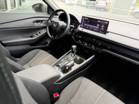 Used 2023 Honda Accord Sport image 7